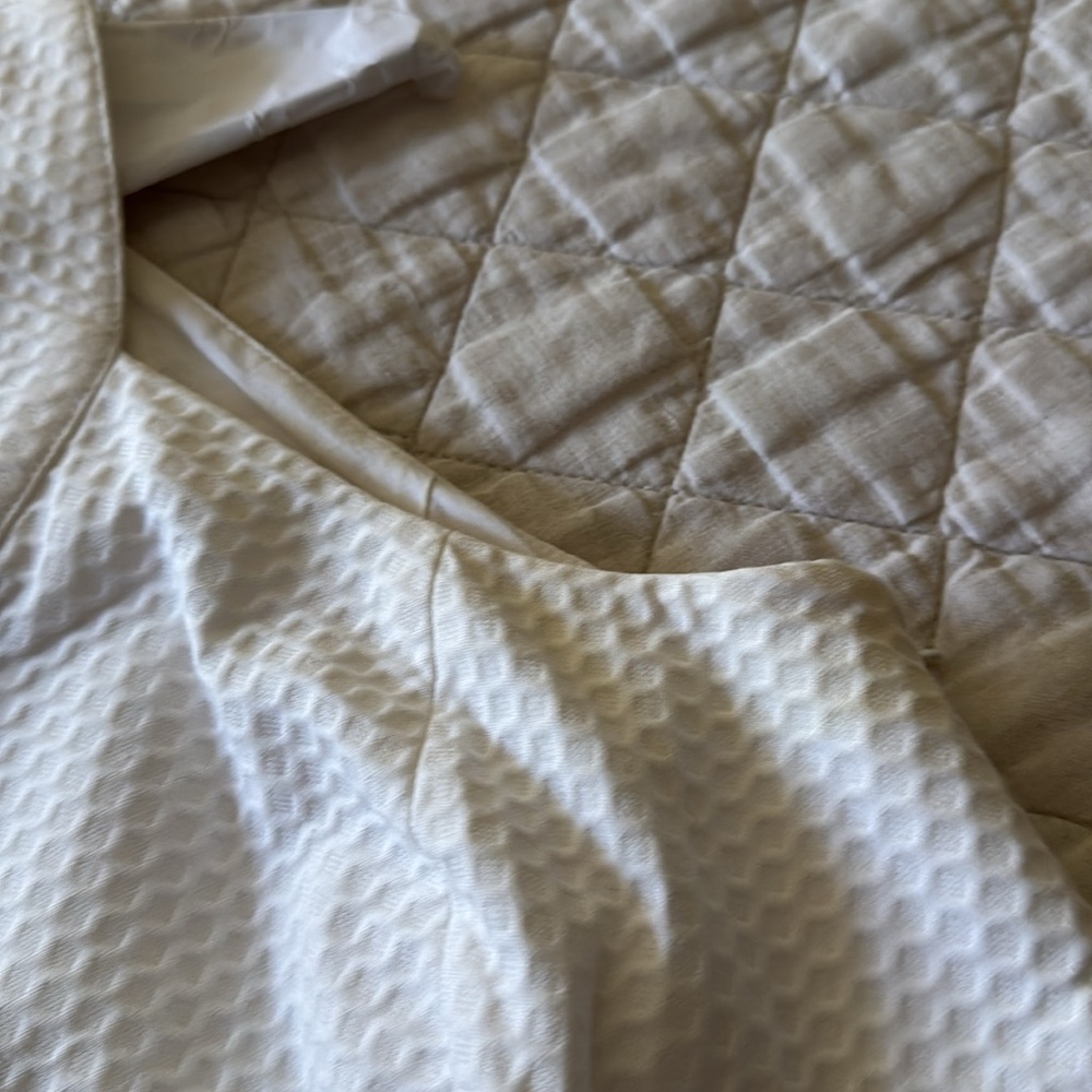 Lilly Pulitzer White Dress with Gold Accents - Picture 5 of 5